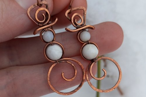 Judy Ellis's 5 Must-Make Holiday Jewelry Projects That Bring the Festive Fun - <h2><b>Adorable Wire Snowman Earrings for Stocking Stuffers and Holiday Wear</b></h2>, Holiday Designs, Loops, Wire Loop, Wrapped Wire Loop, Wire Wrapping, Wrapping, Wire Wrapping Jewelry, Beads, , Wire Snowman Earrings