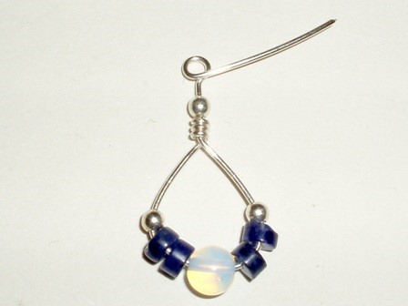 Abby Hook's Quick and Easy Loop Earrings - , Contemporary Wire Jewelry, Loops, Wire Loop, Wrapped Wire Loop, Using your round nose pliers