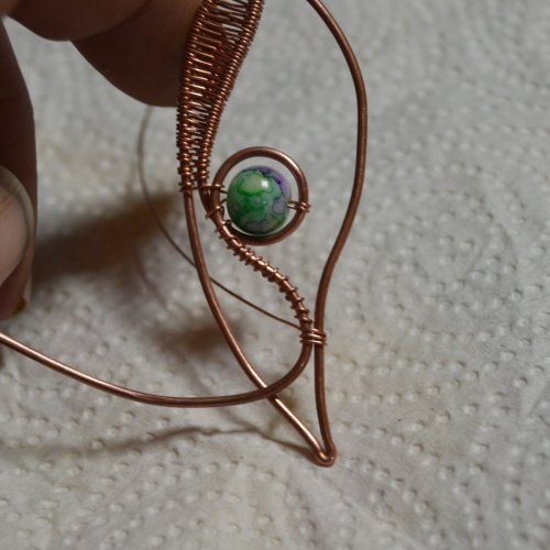 Deborah Kelly's Woven Leaf Earrings - , Wire Weaving, Weaving, Wire Weaving, Weaving Wire, Cut the wire and smooth down with pliers