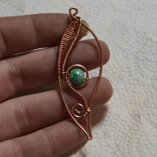 Deborah Kelly's Woven Leaf Earrings - , Wire Weaving, Weaving, Wire Weaving, Weaving Wire, Cut the end off the thick wire about 1 inch from where the weaving wire ended.