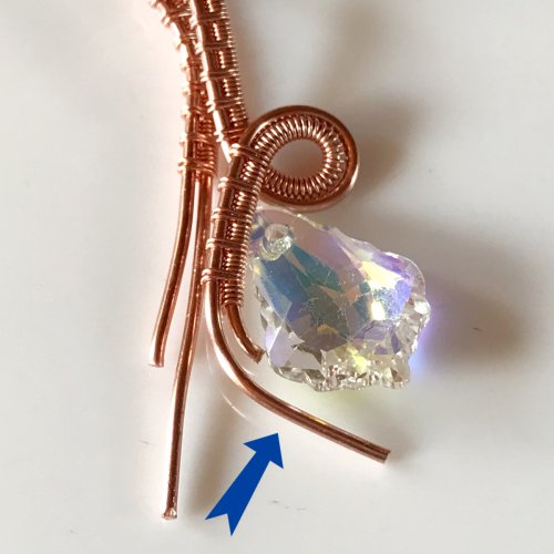 Erika Pal's Capturing Loops Pendant - , Wire Weaving, Weaving, Wire Weaving, Weaving Wire, bend it close to the left side of the stone