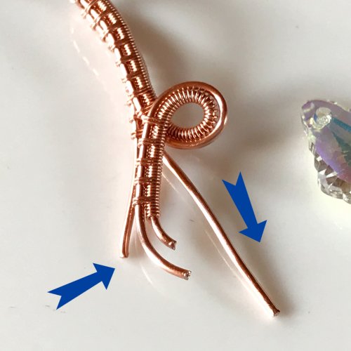 Erika Pal's Capturing Loops Pendant - , Wire Weaving, Weaving, Wire Weaving, Weaving Wire, Now take the 2 base wire ends from the back