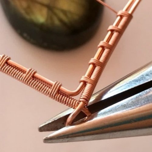 Erika Pal's Serenity Pendant - , Wire Weaving, Weaving, Wire Weaving, Weaving Wire, Hold the loop tight within the chain nose pliers 