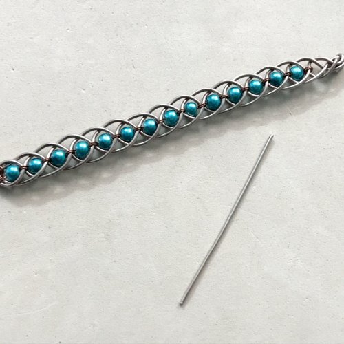 Erika Pal's Charm Hoop Earrings - , Contemporary Wire Jewelry, Lashing, Wire Lashing, Wire Wrapping, Wrapping, Wire Wrapping Jewelry, Beads, charm hoop earrings