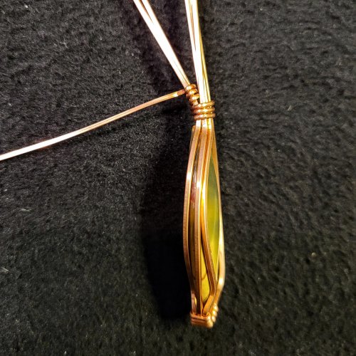 Jennifer Brooks's Marquis Earrings - , Classic Wire Jewelry, Spirals, Wire Spiral, Spiral Wire Wrap, Wire Wrapping, Wrapping, Wire Wrapping Jewelry, Trim the half round wire and tuck the end.