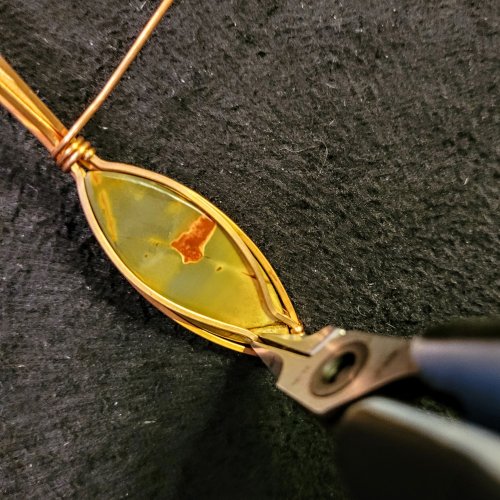 Jennifer Brooks's Marquis Earrings - , Classic Wire Jewelry, Spirals, Wire Spiral, Spiral Wire Wrap, Wire Wrapping, Wrapping, Wire Wrapping Jewelry, separate the back-square wires from the center-square wires.