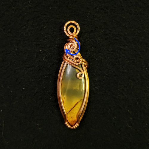 Jennifer Brooks's Marquis Earrings - , Classic Wire Jewelry, Spirals, Wire Spiral, Spiral Wire Wrap, Wire Wrapping, Wrapping, Wire Wrapping Jewelry, Curl the front-square bail wire down and toward the center.