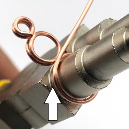 Erika Pal's Loop in Loop Earrings - , Contemporary Wire Jewelry, Loops, Wire Loop, Wrapped Wire Loop, Now bend the wire all around the pliers