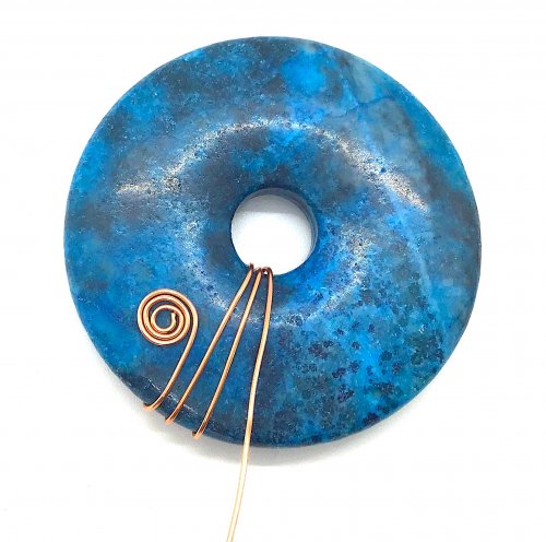 Kristal Wick's Time to Make the Donuts - , Contemporary Wire Jewelry, Spirals, Wire Spiral, Spiral Wire Wrap, Wire Wrapping, Wrapping, Wire Wrapping Jewelry, , Holding your spiral steady 