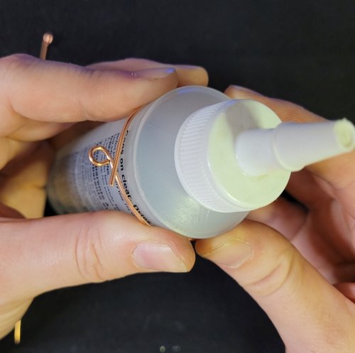 Jennifer Brooks's Dyer's Mushroom Netted Hoop Pendant - , Contemporary Wire Jewelry, Lashing, Wire Lashing, Wire Wrapping, Wrapping, Wire Wrapping Jewelry, , Wrap the 16 gauge wire around