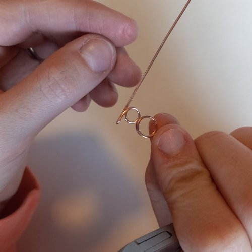 Elizabeth Schultz's Wire Snowman Earrings - , Holiday Designs, Wire Wrapping, Wrapping, Wire Wrapping Jewelry, end the wire backward and toward the opposite direction