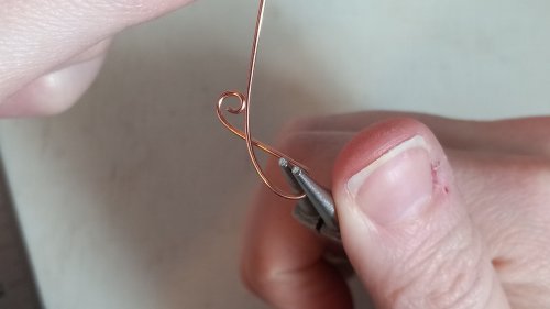 Elizabeth Schultz's Butterfly Swirly Wire Earrings - , Contemporary Wire Jewelry, Coiling, Coiling Wire, Wire Coiling, Lashing, Wire Lashing, Loops, Wire Loop, Wrapped Wire Loop, Wire Wrapping, Wrapping, Wire Wrapping Jewelry, Hold the wire at the sharpie mark