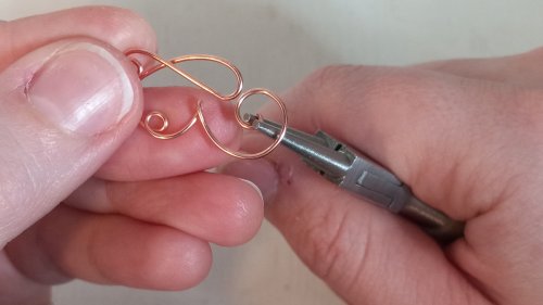 Elizabeth Schultz's Butterfly Swirly Wire Earrings - , Contemporary Wire Jewelry, Coiling, Coiling Wire, Wire Coiling, Lashing, Wire Lashing, Loops, Wire Loop, Wrapped Wire Loop, Wire Wrapping, Wrapping, Wire Wrapping Jewelry, Butterfly Swirly Wire Earrings