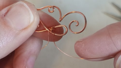 Elizabeth Schultz's Butterfly Swirly Wire Earrings - , Contemporary Wire Jewelry, Coiling, Coiling Wire, Wire Coiling, Lashing, Wire Lashing, Loops, Wire Loop, Wrapped Wire Loop, Wire Wrapping, Wrapping, Wire Wrapping Jewelry,  wrap the wire around the outside