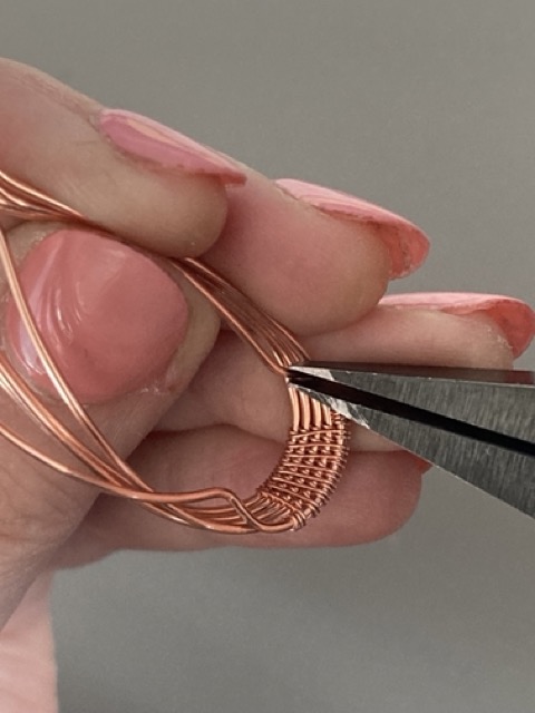 Elizabeth Schultz's Swirly Teardrop Pendant  - , Classic Wire Jewelry, Wire Wrapping, Wrapping, Wire Wrapping Jewelry, Weaving, Wire Weaving, Weaving Wire, bend the base wires inward