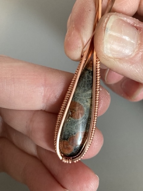 Elizabeth Schultz's Simple Wrapped Stone Pendant - , Classic Wire Jewelry, Wire Wrapping, Wrapping, Wire Wrapping Jewelry, place the stone