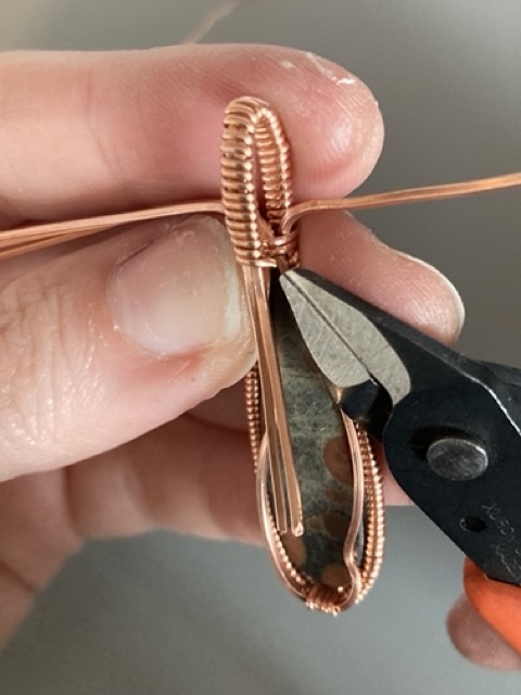 Elizabeth Schultz's Simple Wrapped Stone Pendant - , Classic Wire Jewelry, Wire Wrapping, Wrapping, Wire Wrapping Jewelry, trim excess wire