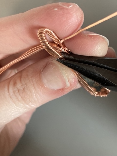 Elizabeth Schultz's Simple Wrapped Stone Pendant - , Classic Wire Jewelry, Wire Wrapping, Wrapping, Wire Wrapping Jewelry, flatten the wraps