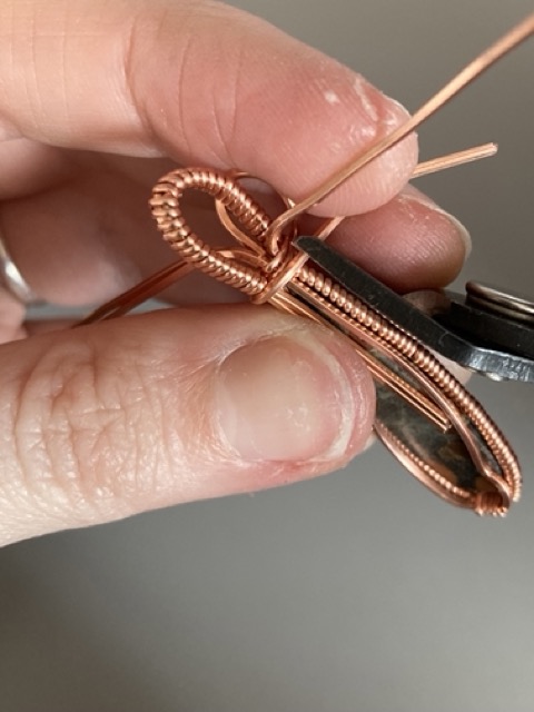 Elizabeth Schultz's Simple Wrapped Stone Pendant - , Classic Wire Jewelry, Wire Wrapping, Wrapping, Wire Wrapping Jewelry, trimt he wire