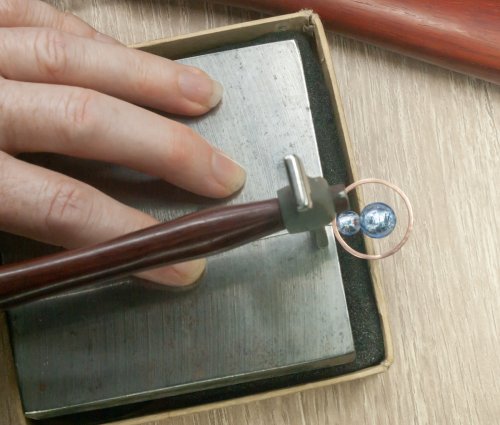 Kylie Jones's Beaded RIng Pendant - , Contemporary Wire Jewelry, Texturing, Butane Torch, Soldering, Solder, hammer the headpin