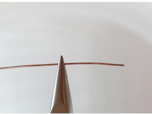 Erika Pal's Lucky Clover Pendant - , Contemporary Wire Jewelry, Wire Wrapping, Wrapping, Wire Wrapping Jewelry, cut a 14 inch piece of wire