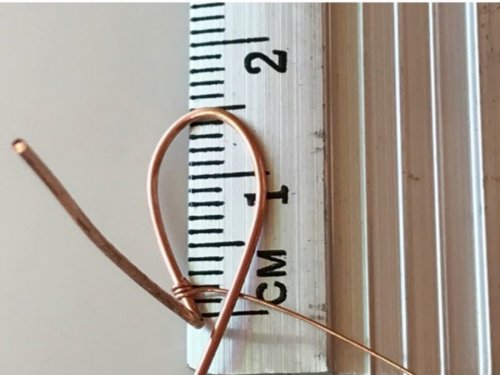 Erika Pal's Lucky Clover Pendant - , Contemporary Wire Jewelry, Wire Wrapping, Wrapping, Wire Wrapping Jewelry, bend the longer wire