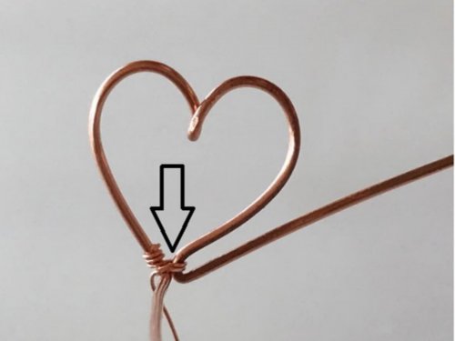 Erika Pal's Lucky Clover Pendant - , Contemporary Wire Jewelry, Wire Wrapping, Wrapping, Wire Wrapping Jewelry, wrap the weaving wire around the base wires