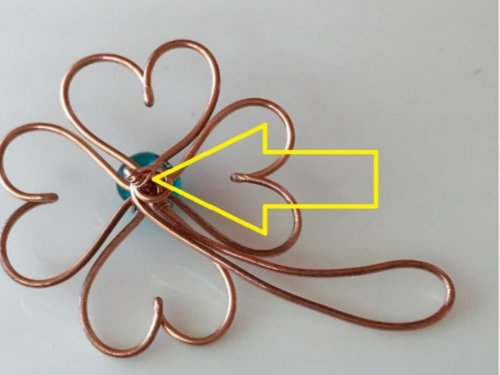 Erika Pal's Lucky Clover Pendant - , Contemporary Wire Jewelry, Wire Wrapping, Wrapping, Wire Wrapping Jewelry, trim excess wire
