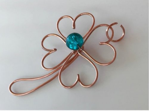 Erika Pal's Lucky Clover Pendant - , Contemporary Wire Jewelry, Wire Wrapping, Wrapping, Wire Wrapping Jewelry, add the jump ring to a top petal