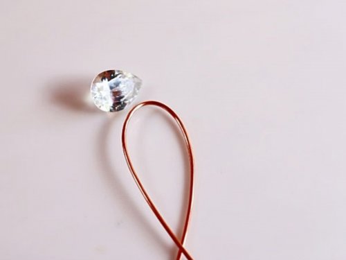 Erika Pal's Classic Wire and Stone Pendant - , Contemporary Wire Jewelry, Wire Wrapping, Wrapping, Wire Wrapping Jewelry, bend the wire in half