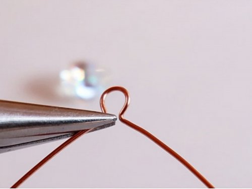 Erika Pal's Classic Wire and Stone Pendant - , Contemporary Wire Jewelry, Wire Wrapping, Wrapping, Wire Wrapping Jewelry, bend the second wire with pliers
