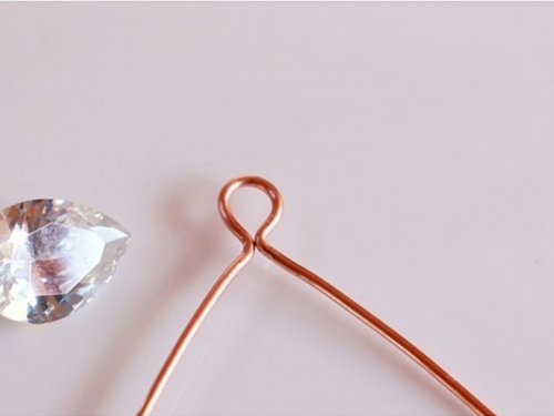 Erika Pal's Classic Wire and Stone Pendant - , Contemporary Wire Jewelry, Wire Wrapping, Wrapping, Wire Wrapping Jewelry, pinch the points together