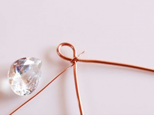 Erika Pal's Classic Wire and Stone Pendant - , Contemporary Wire Jewelry, Wire Wrapping, Wrapping, Wire Wrapping Jewelry, cut 4 inches of weaving wire