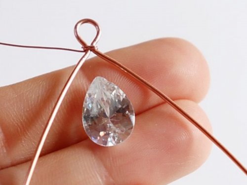Erika Pal's Classic Wire and Stone Pendant - , Contemporary Wire Jewelry, Wire Wrapping, Wrapping, Wire Wrapping Jewelry, position the stone