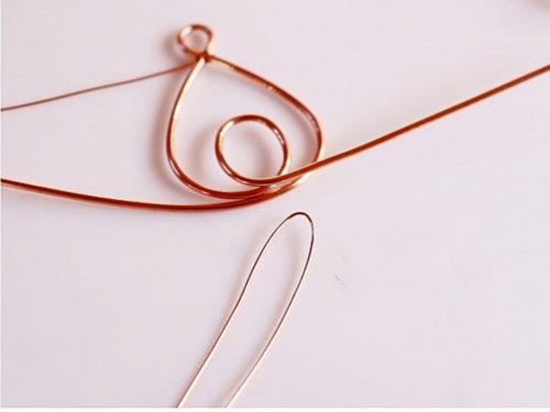 Erika Pal's Classic Wire and Stone Pendant - , Contemporary Wire Jewelry, Wire Wrapping, Wrapping, Wire Wrapping Jewelry, cut 4 inches of weaving wire