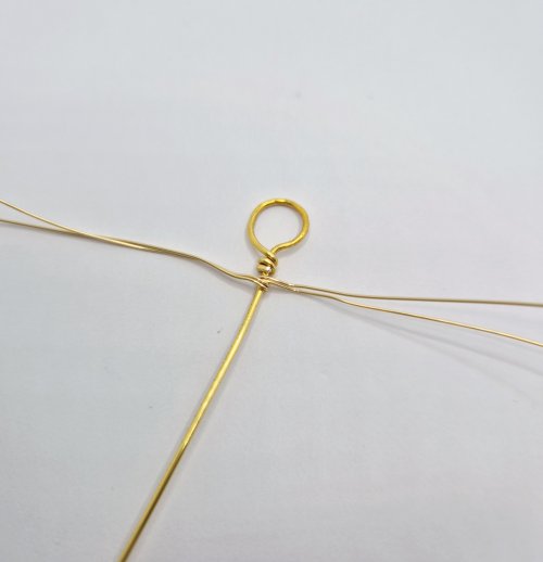 Natalie Patten's Bead and Wire Bracelet with Attached Clasp - , Contemporary Wire Jewelry, Wire Wrapping, Wrapping, Wire Wrapping Jewelry, wrap the 22-gauge wire around the base wire