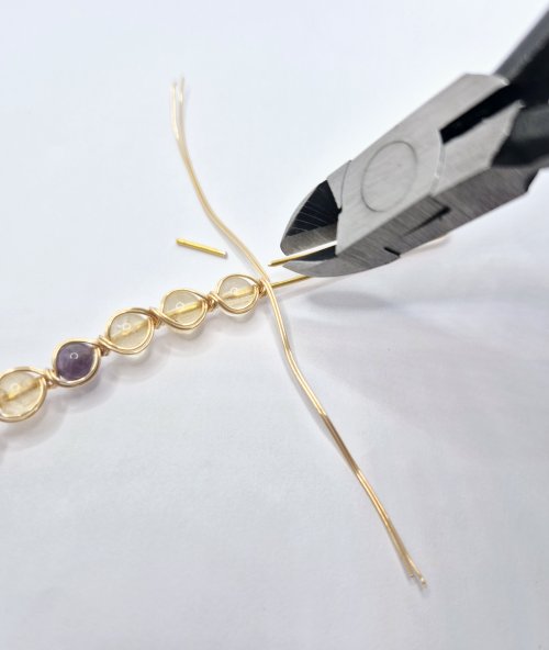 Natalie Patten's Bead and Wire Bracelet with Attached Clasp - , Contemporary Wire Jewelry, Wire Wrapping, Wrapping, Wire Wrapping Jewelry, trim the base wire