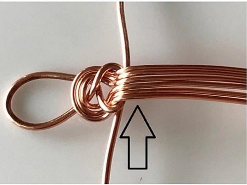 Erika Pal's Triple Strand Braided Wire Bracelet - , Contemporary Wire Jewelry, Wire Wrapping, Wrapping, Wire Wrapping Jewelry, Weaving, Wire Weaving, Weaving Wire, bring the fine wires over the base wires