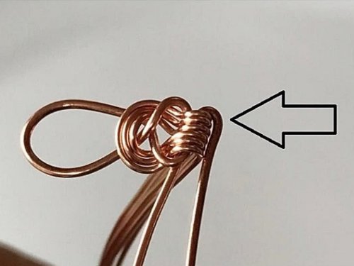 Erika Pal's Triple Strand Braided Wire Bracelet - , Contemporary Wire Jewelry, Wire Wrapping, Wrapping, Wire Wrapping Jewelry, Weaving, Wire Weaving, Weaving Wire, bend one base wire