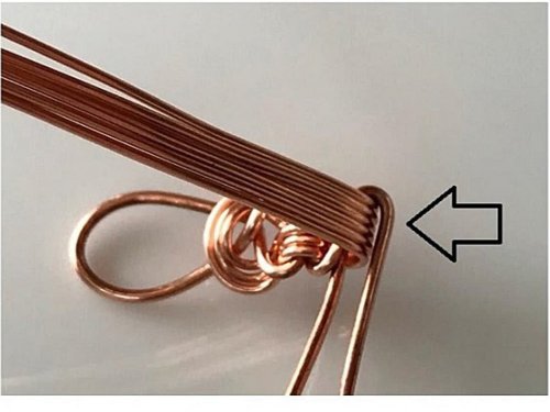 Erika Pal's Triple Strand Braided Wire Bracelet - , Contemporary Wire Jewelry, Wire Wrapping, Wrapping, Wire Wrapping Jewelry, Weaving, Wire Weaving, Weaving Wire, bend one base wire across