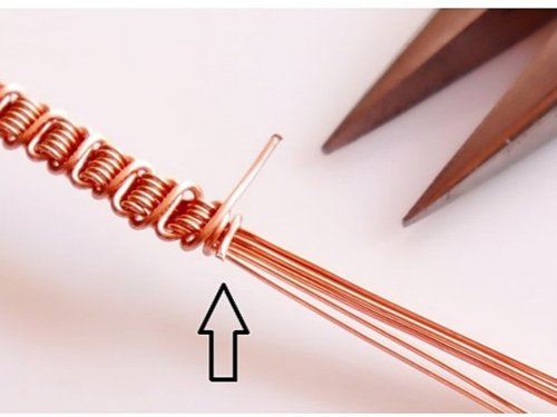 Erika Pal's Triple Strand Braided Wire Bracelet - , Contemporary Wire Jewelry, Wire Wrapping, Wrapping, Wire Wrapping Jewelry, Weaving, Wire Weaving, Weaving Wire, bend the tail across the braid