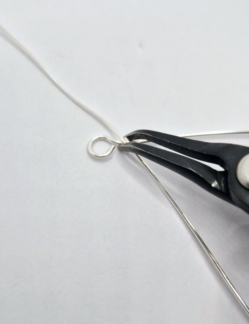 Natalie Patten's Graduated Bead Component - , Contemporary Wire Jewelry, Wire Wrapping, Wrapping, Wire Wrapping Jewelry, attach the wire to the eye pin