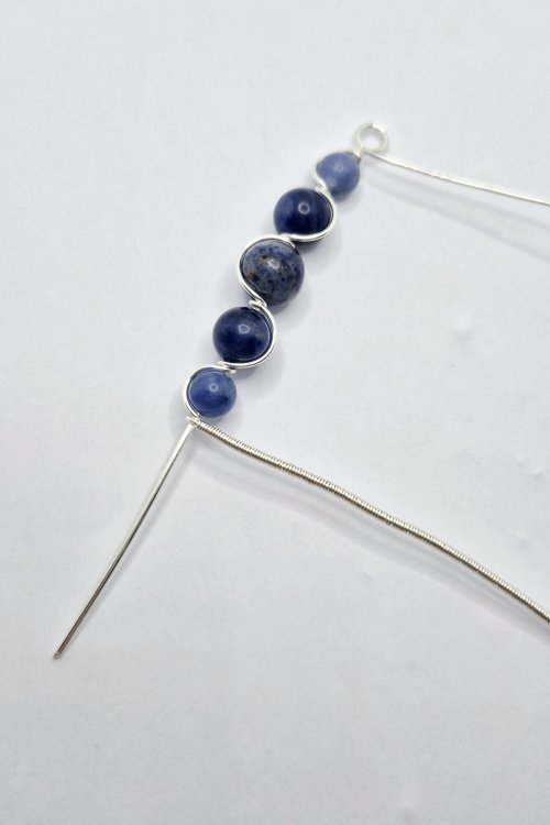 Natalie Patten's Graduated Bead Component - , Contemporary Wire Jewelry, Wire Wrapping, Wrapping, Wire Wrapping Jewelry, slide the coil next to the beads