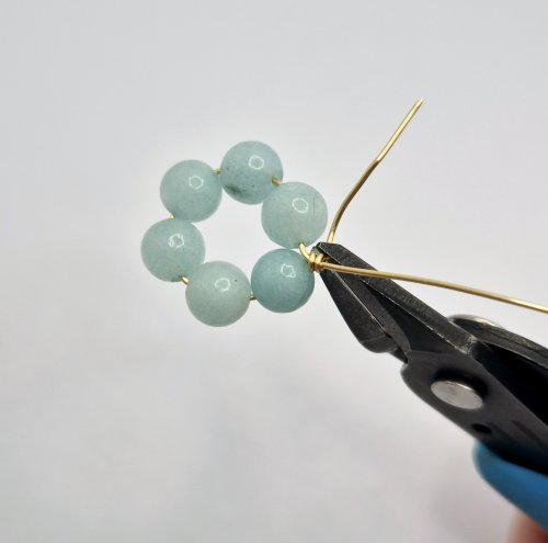 Natalie Patten's Beaded Flower Connector - , Contemporary Wire Jewelry, Loops, Wire Loop, Wrapped Wire Loop, cut off excess wire