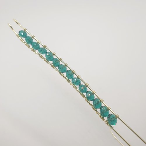 Natalie Patten's Simple Beaded Bangle Bracelet - , Contemporary Wire Jewelry, Wire Wrapping, Wrapping, Wire Wrapping Jewelry, keep the end loops parallel to each other