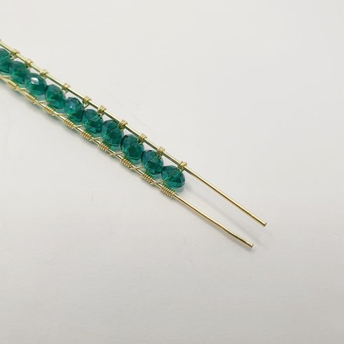 Natalie Patten's Simple Beaded Bangle Bracelet - , Contemporary Wire Jewelry, Wire Wrapping, Wrapping, Wire Wrapping Jewelry, trim the base wires to 2cm