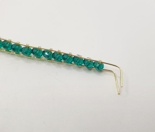 Natalie Patten's Simple Beaded Bangle Bracelet - , Contemporary Wire Jewelry, Wire Wrapping, Wrapping, Wire Wrapping Jewelry, begin simple loops