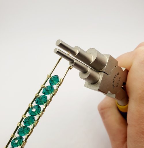 Natalie Patten's Simple Beaded Bangle Bracelet - , Contemporary Wire Jewelry, Wire Wrapping, Wrapping, Wire Wrapping Jewelry, create simple loops on each end of the wires