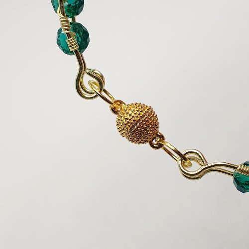 Natalie Patten's Simple Beaded Bangle Bracelet - , Contemporary Wire Jewelry, Wire Wrapping, Wrapping, Wire Wrapping Jewelry, add a jump ring and clasp