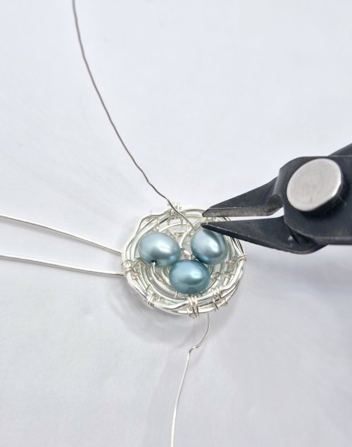 Natalie Patten's Birds Nest Pendant - , Contemporary Wire Jewelry, Wire Wrapping, Wrapping, Wire Wrapping Jewelry, Weaving, Wire Weaving, Weaving Wire, Remove excess weaving wire